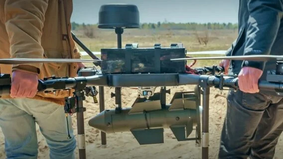 Точність із висоти до 800 м: Міноборони розробило новий клас керованих боєприпасів Firefly